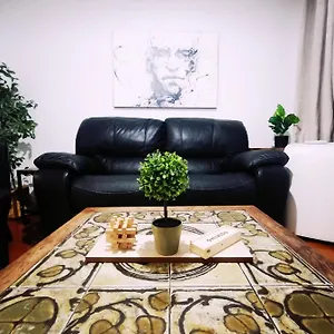 Plush 2 Bedroom Unit 5min Downtown Off Wellington , Montréal Canada